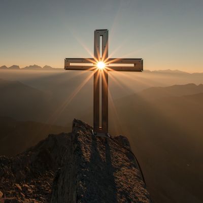 C'est qu'à partir d'une aventure personnellement vécue, que je peux rendre compte de ce qu'est la résurrection du Christ : non pas un événement lointain, mystérieux, d’un autre temps, déconnecté, mais l'expérience fondamentale de la vie, dans ma vie.