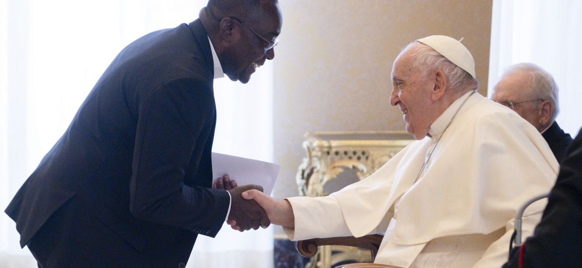 Alain Greeting the Pope