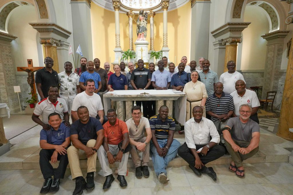 Du 21 juin au 5 juillet, 60 spiritains se retrouvent à Chevilly-Larue pour le Conseil général élargi de la Congrégation du Saint-Esprit. Venus des 4 coins du monde, ils ont commencé leur rencontre par un pèlerinage vers des lieux de mémoire puis ont célébré à la Maison-mère des Spiritains à Paris et commencent 15 jours de réflexion sur la mise en œuvre des orientations générales du Chapitre Bagamoyo 2.